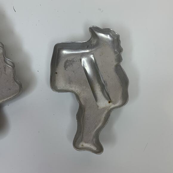 3 Vintage Christmas Tin Aluminum Cookie Cutters Gingerbread Man Santa Tree - Picture 9 of 9